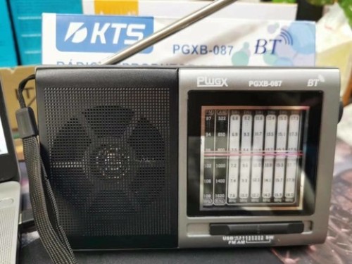 705-975-Rádio Retrô Bluetooth KTS Ciromex Fm / Am / Sw /Aux Modelo PGXB-087 - Prata